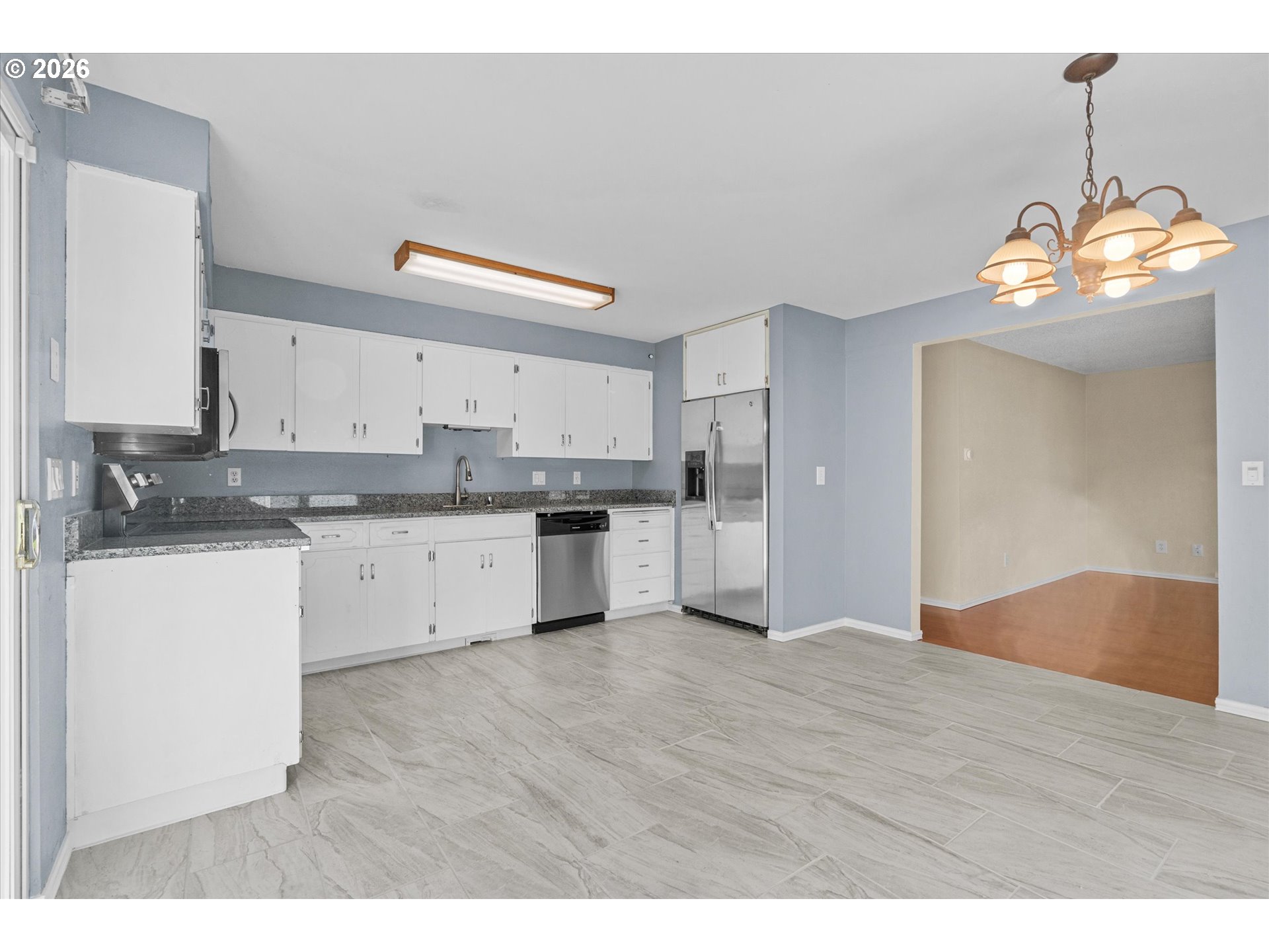 955 Southeast Hogan Road Gresham, OR 97080 - Photo 14 of 47