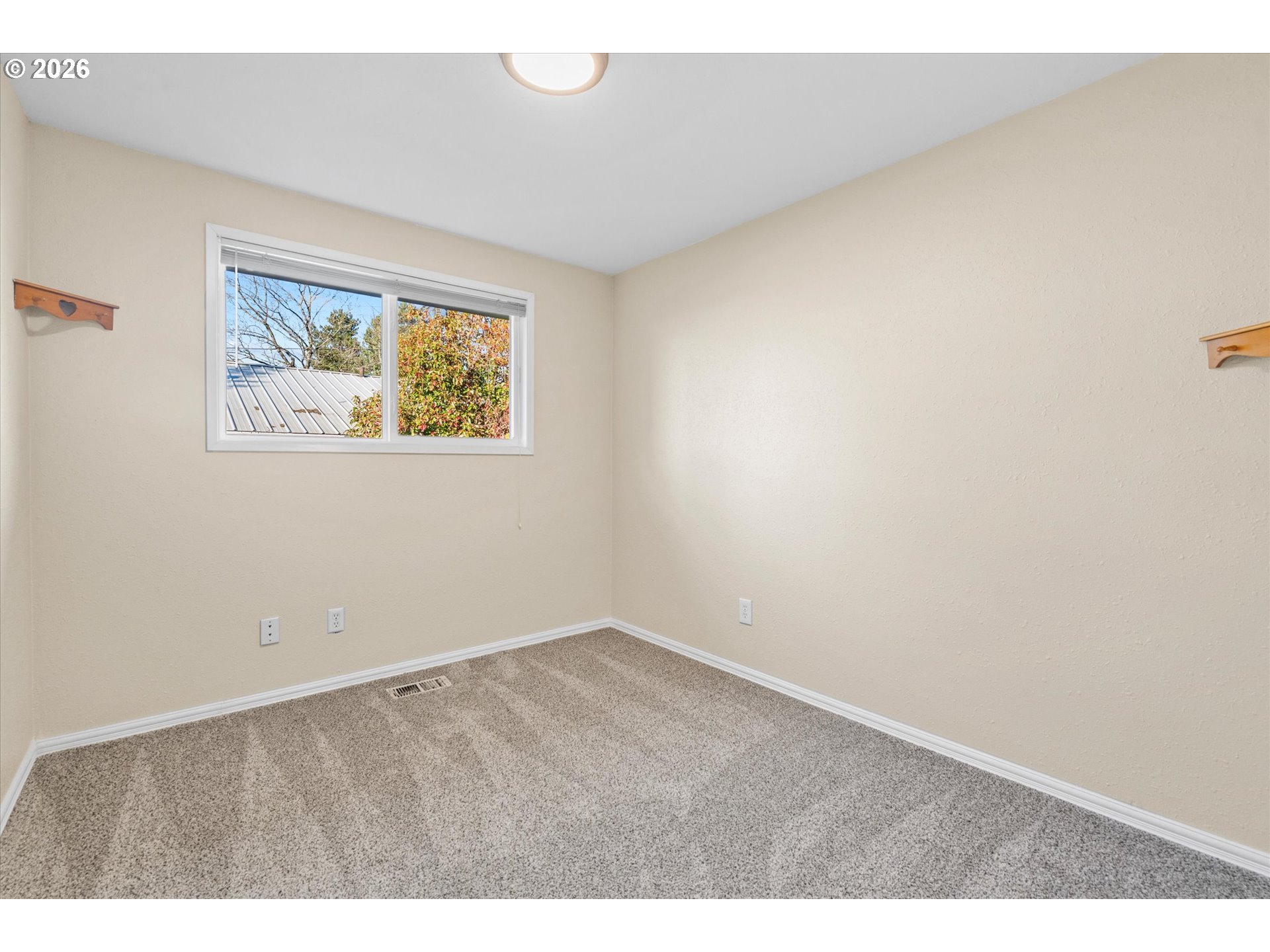 955 Southeast Hogan Road Gresham, OR 97080 - Photo 19 of 47