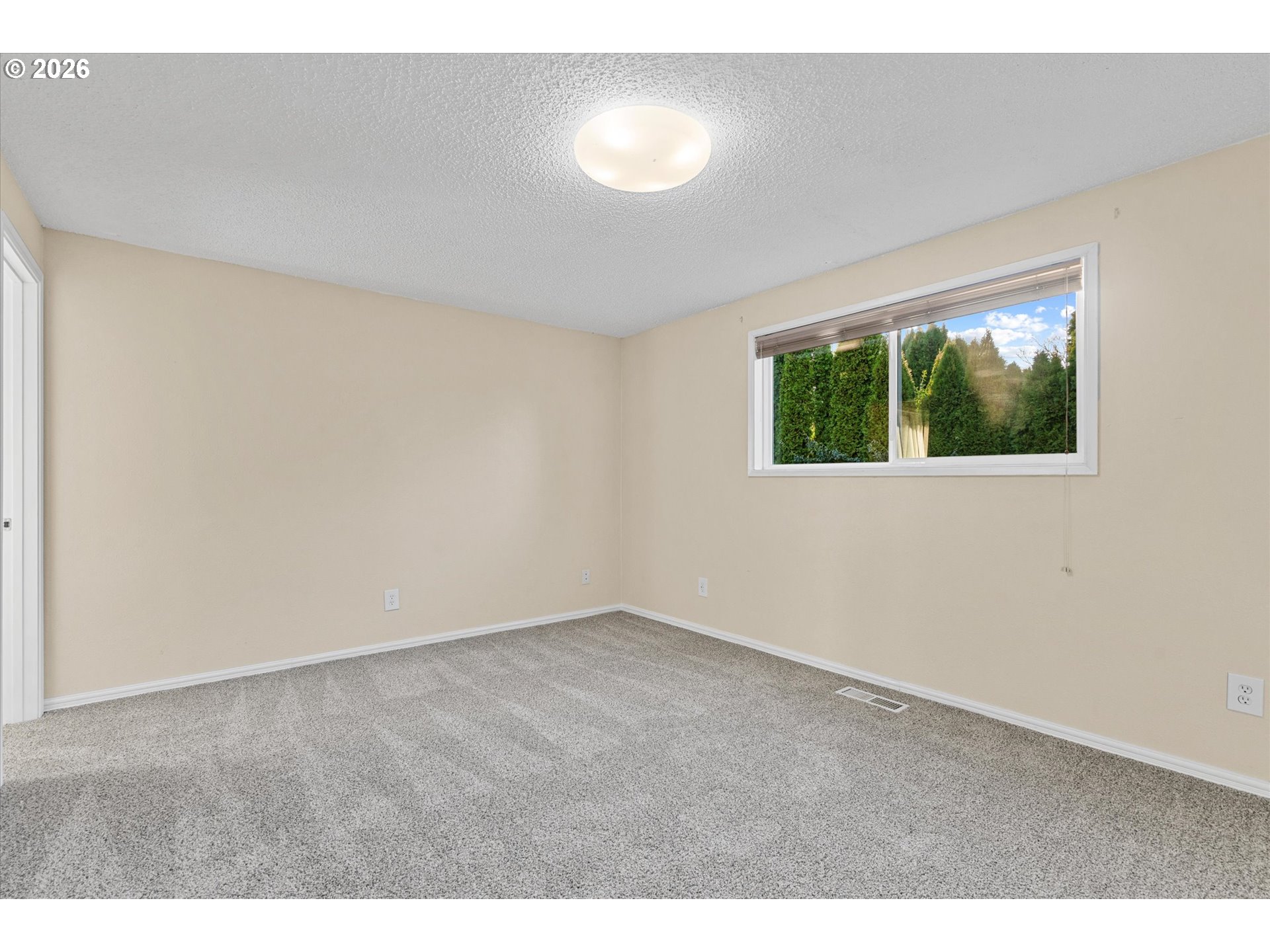 955 Southeast Hogan Road Gresham, OR 97080 - Photo 27 of 47