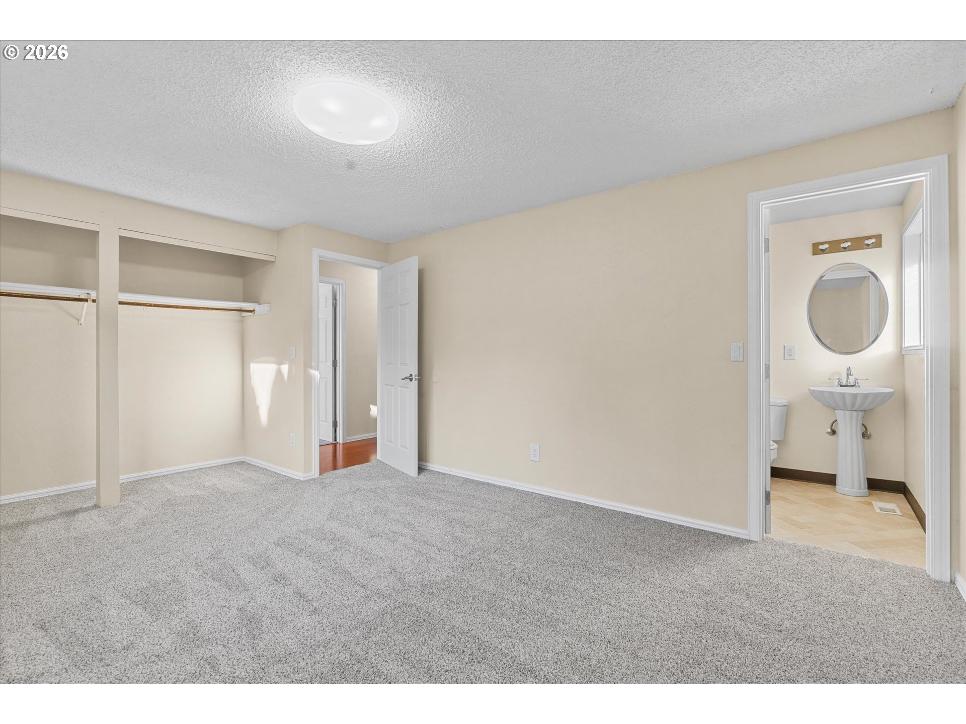 955 Southeast Hogan Road Gresham, OR 97080 - Photo 28 of 47