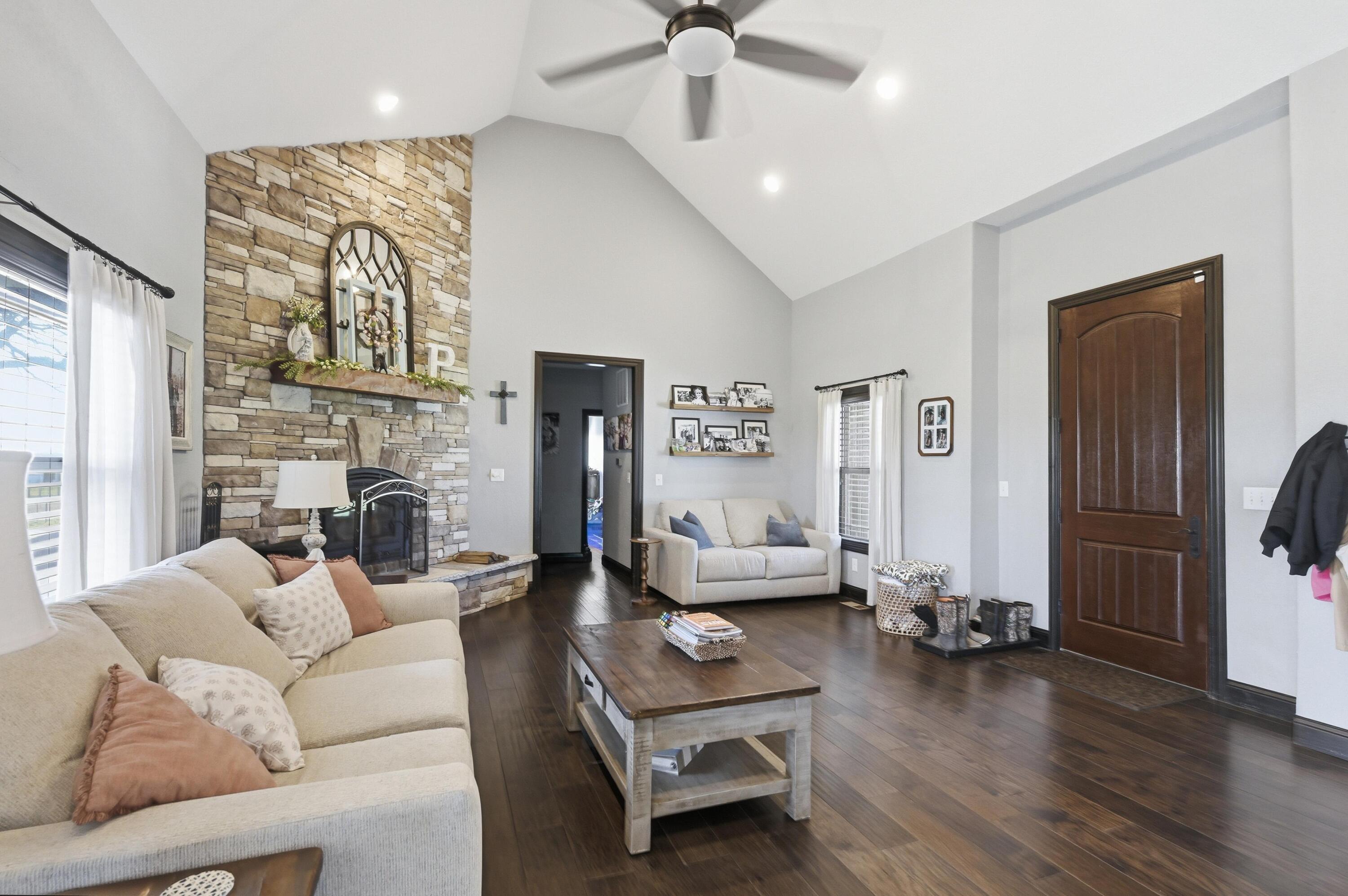 8161 Falcon Road Neosho, MO 64850 - Photo 9 of 68 009