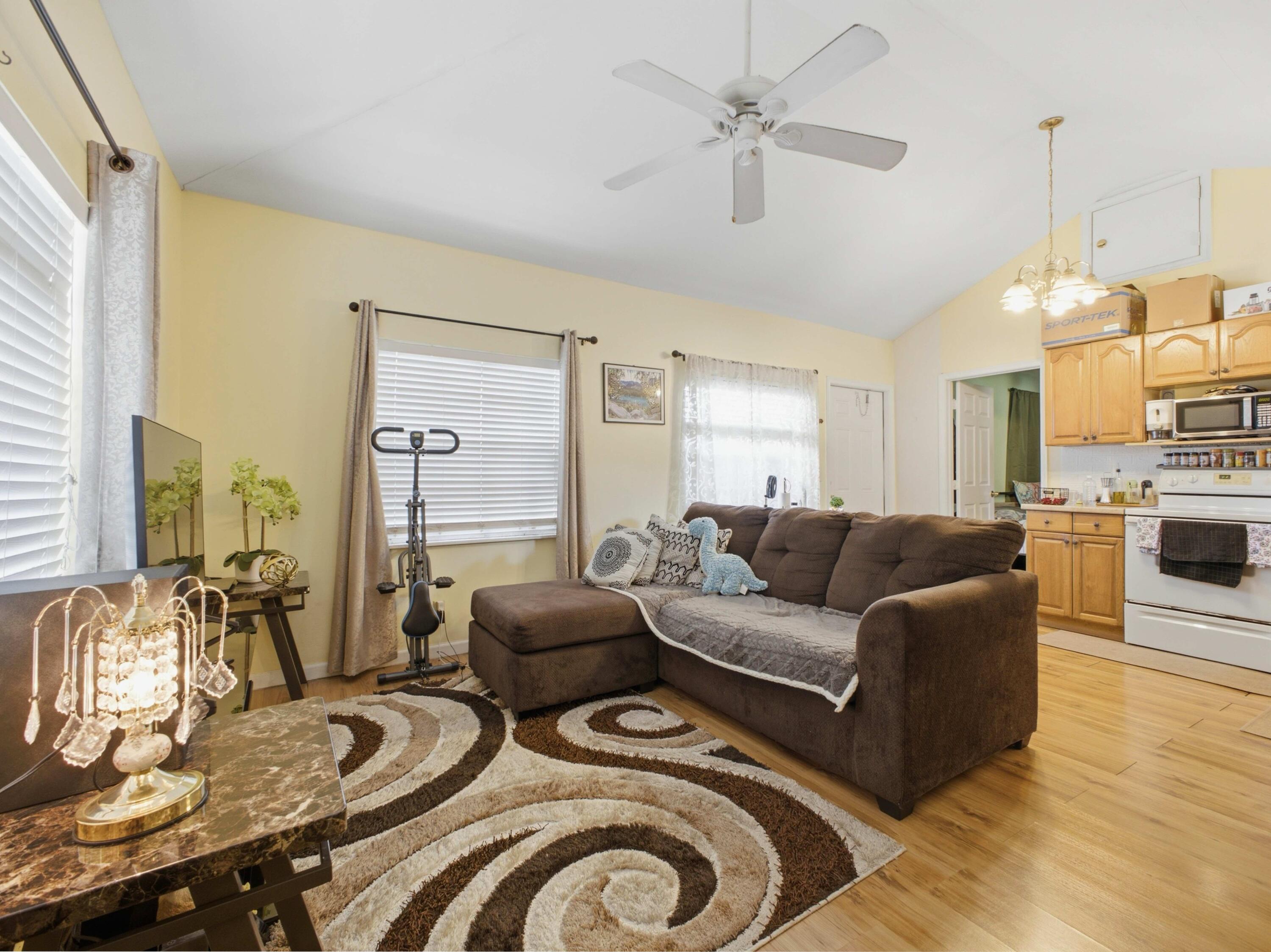 801 Hampton Road West Palm Beach, FL 33405 - Photo 15 of 28 Unit 3 Living Area