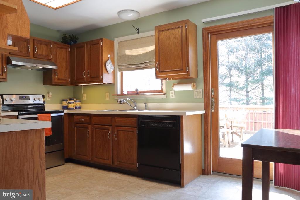 118 Chukar Court Lititz, PA 17543 - Photo 4 of 18