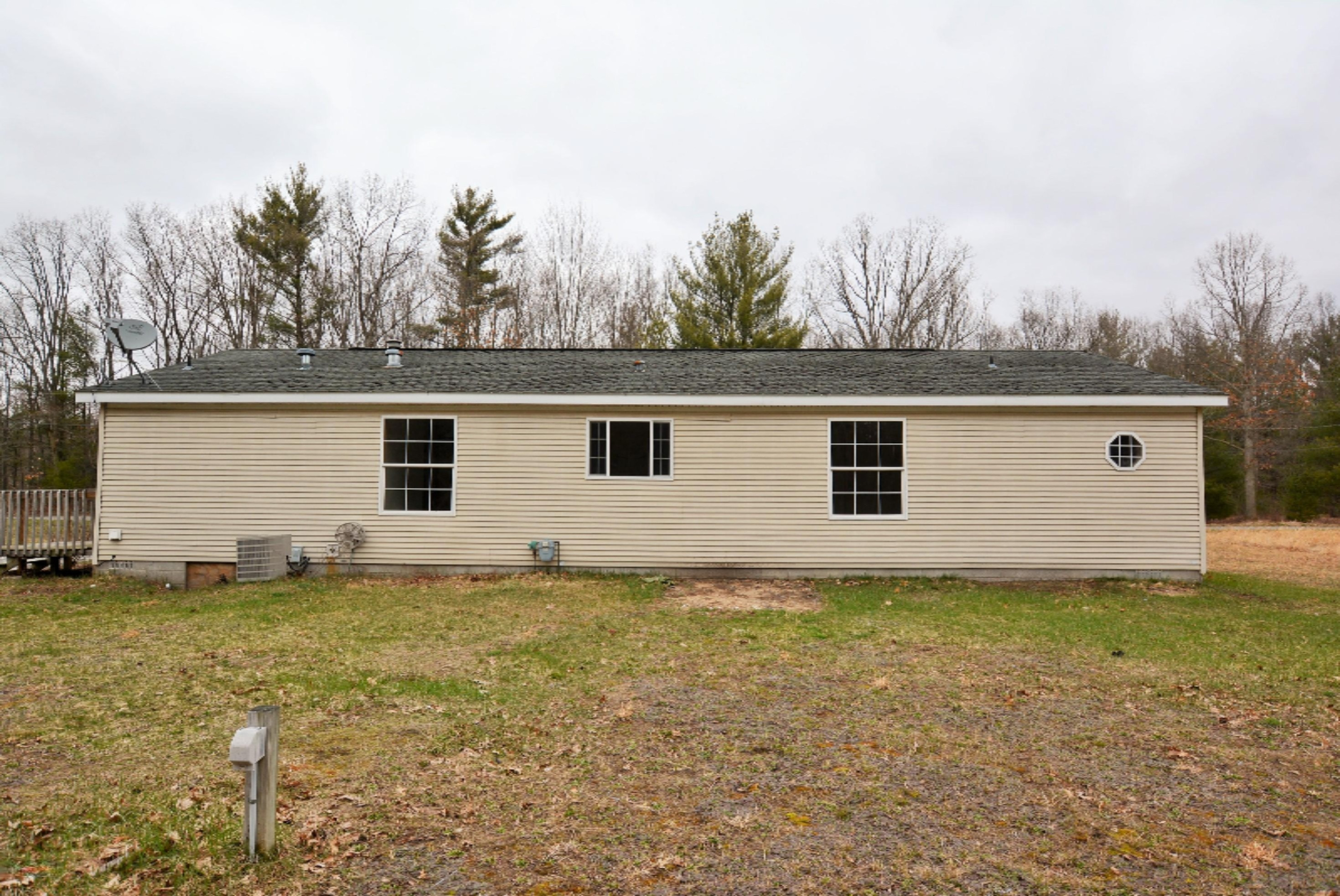 2740 Strand Road Muskegon, MI 49445 - Photo 18 of 20 2016-04-07 15.54.44