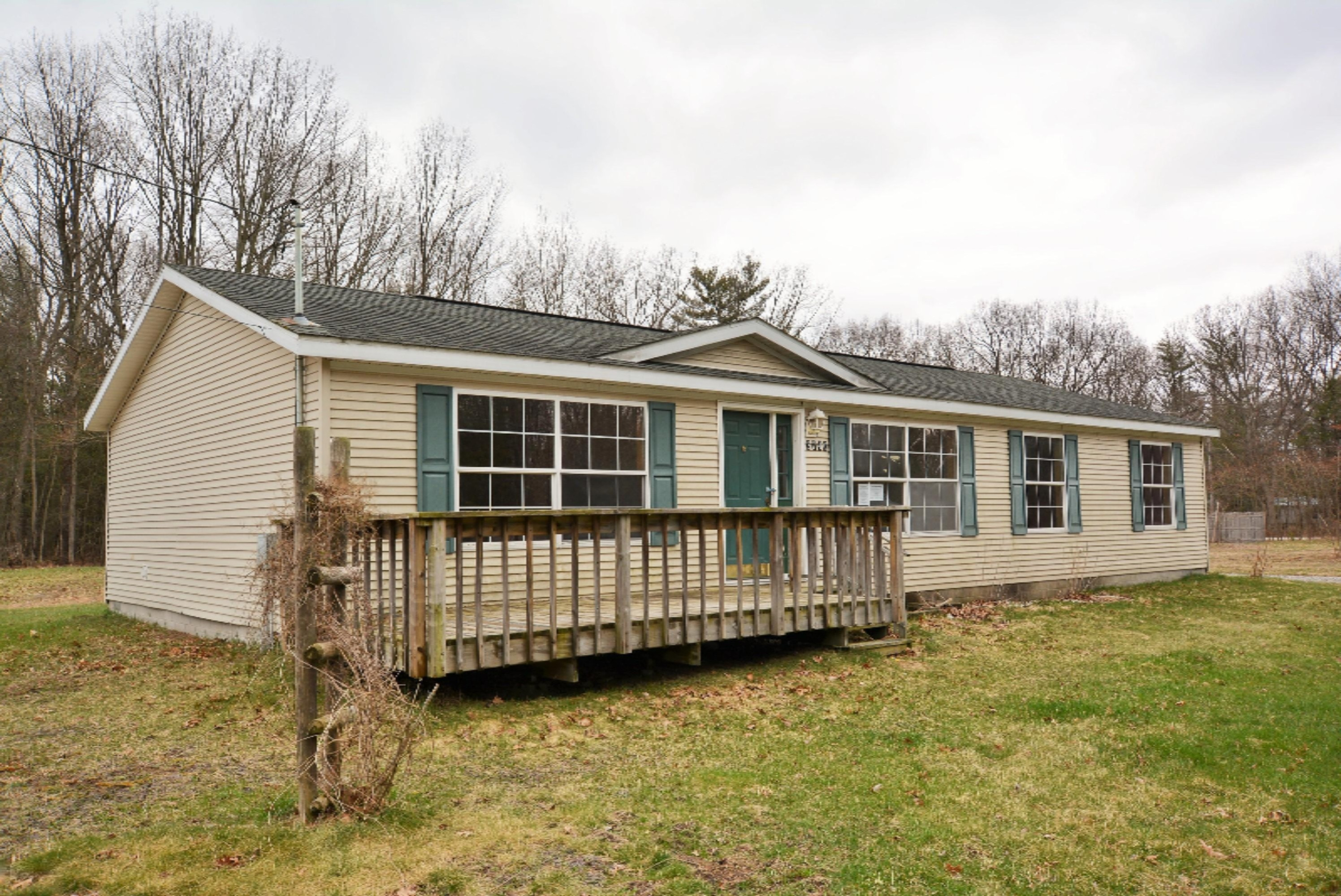 2740 Strand Road Muskegon, MI 49445 - Photo 2 of 20 2016-04-07 15.54.09