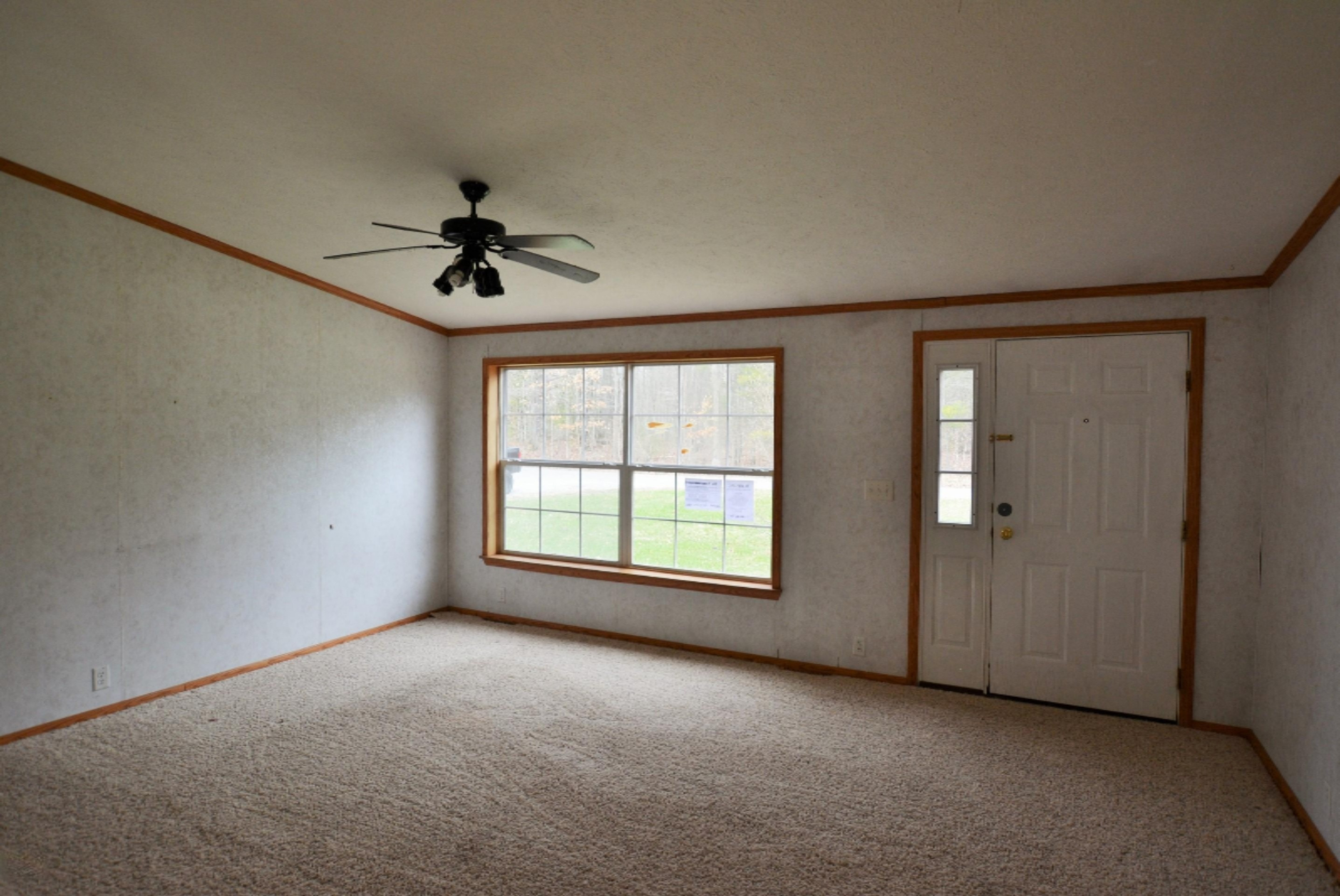 2740 Strand Road Muskegon, MI 49445 - Photo 4 of 20 2016-04-07 15.48.19