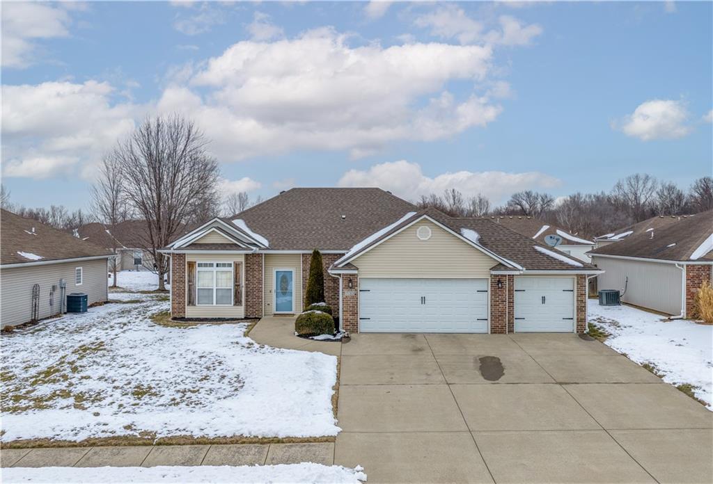 733 Burlington Road Warrensburg, MO 64093 - Photo 3 of 37