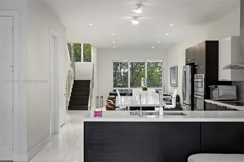 $890,000 | 6671 Northwest 105th Place, Unit 6671, Doral, FL 33178