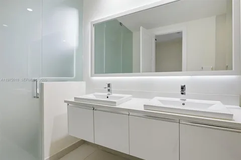 $890,000 | 6671 Northwest 105th Place, Unit 6671, Doral, FL 33178