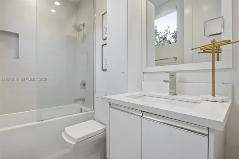 $890,000 | 6671 Northwest 105th Place, Unit 6671, Doral, FL 33178