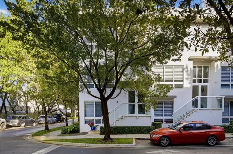 $890,000 | 6671 Northwest 105th Place, Unit 6671, Doral, FL 33178