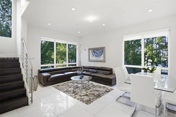 $890,000 | 6671 Northwest 105th Place, Unit 6671, Doral, FL 33178