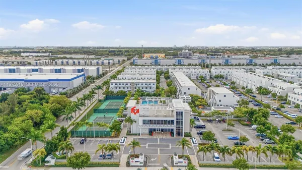 $890,000 | 6671 Northwest 105th Place, Unit 6671, Doral, FL 33178