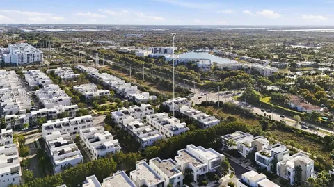 $890,000 | 6671 Northwest 105th Place, Unit 6671, Doral, FL 33178