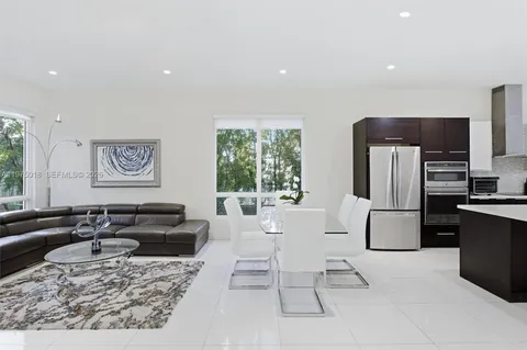 $890,000 | 6671 Northwest 105th Place, Unit 6671, Doral, FL 33178