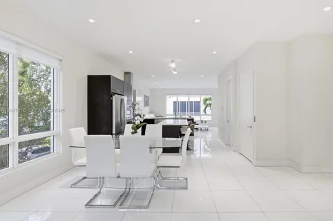 $890,000 | 6671 Northwest 105th Place, Unit 6671, Doral, FL 33178