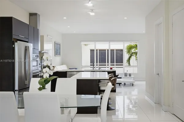 $890,000 | 6671 Northwest 105th Place, Unit 6671, Doral, FL 33178