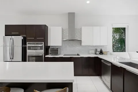 $890,000 | 6671 Northwest 105th Place, Unit 6671, Doral, FL 33178