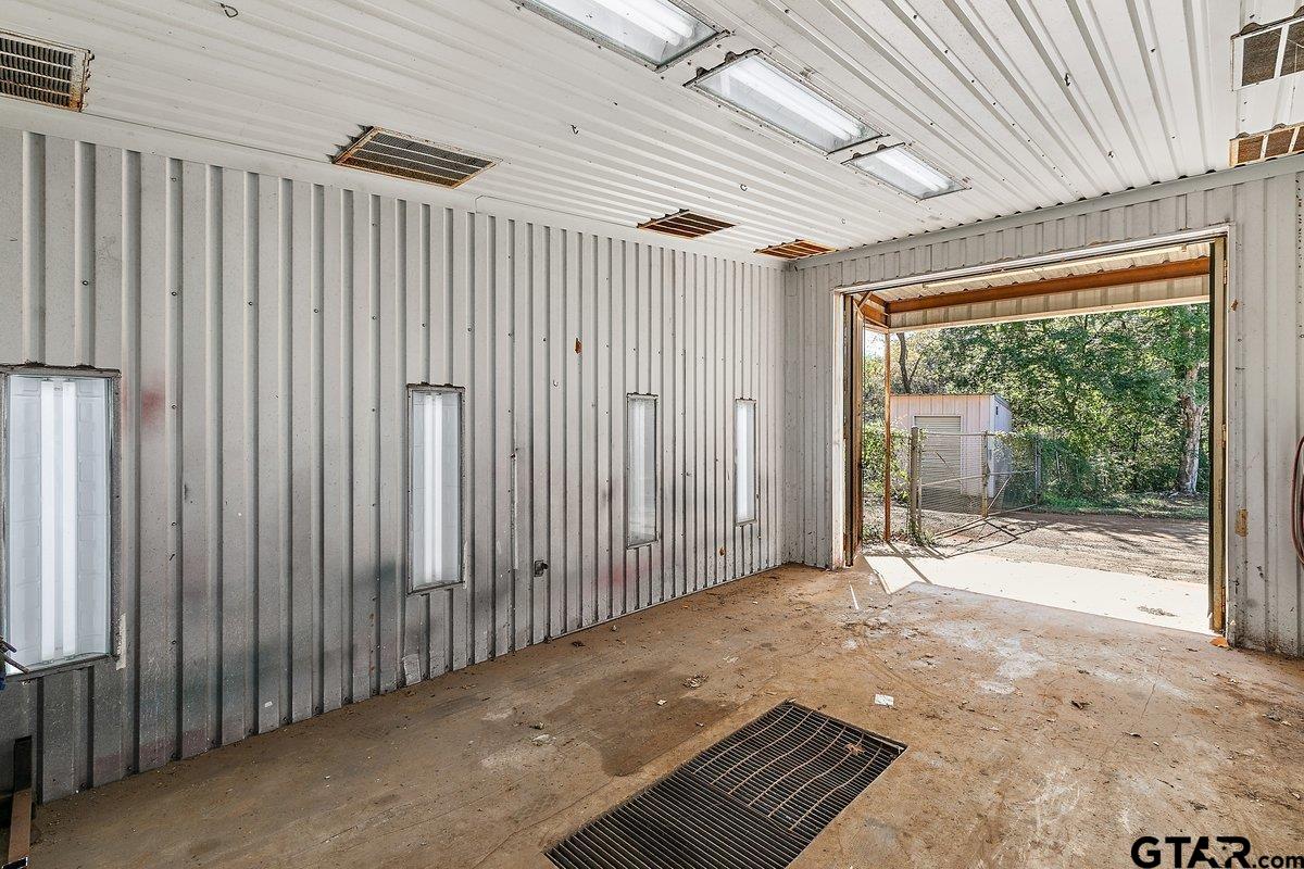 28524 Highway 69 Rusk, TX 75785 - Photo 14 of 17