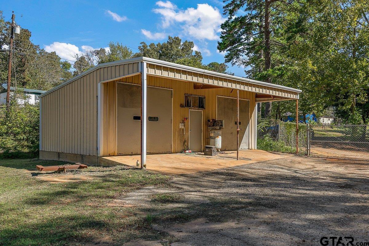 28524 Highway 69 Rusk, TX 75785 - Photo 4 of 17