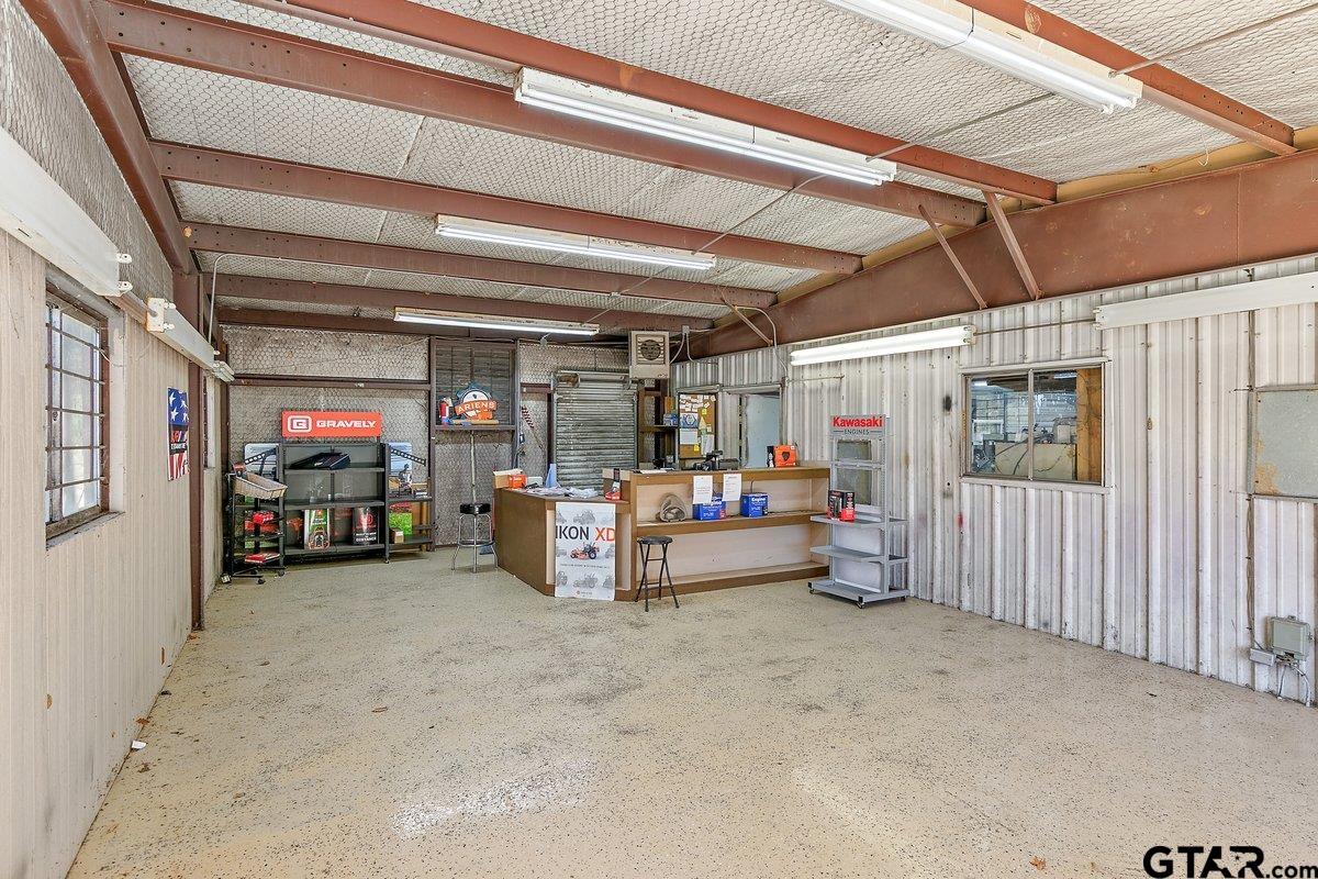 28524 Highway 69 Rusk, TX 75785 - Photo 7 of 17