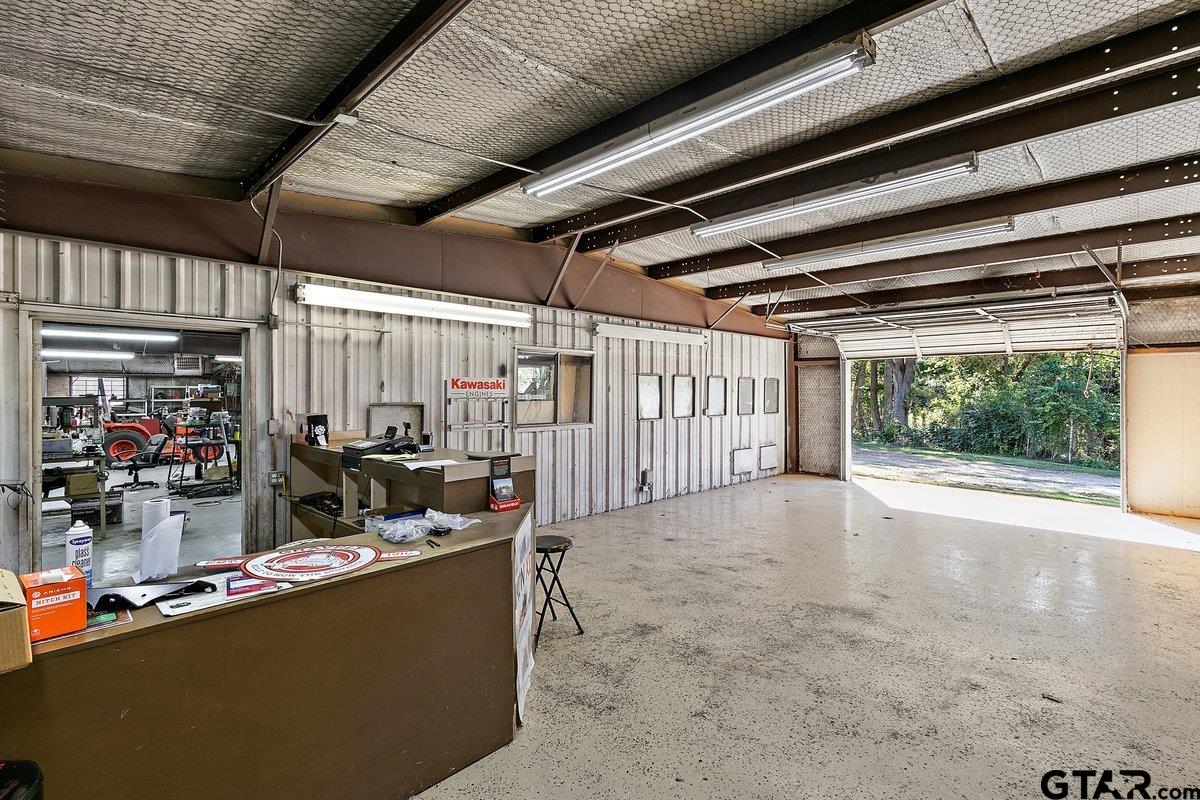 28524 Highway 69 Rusk, TX 75785 - Photo 8 of 17