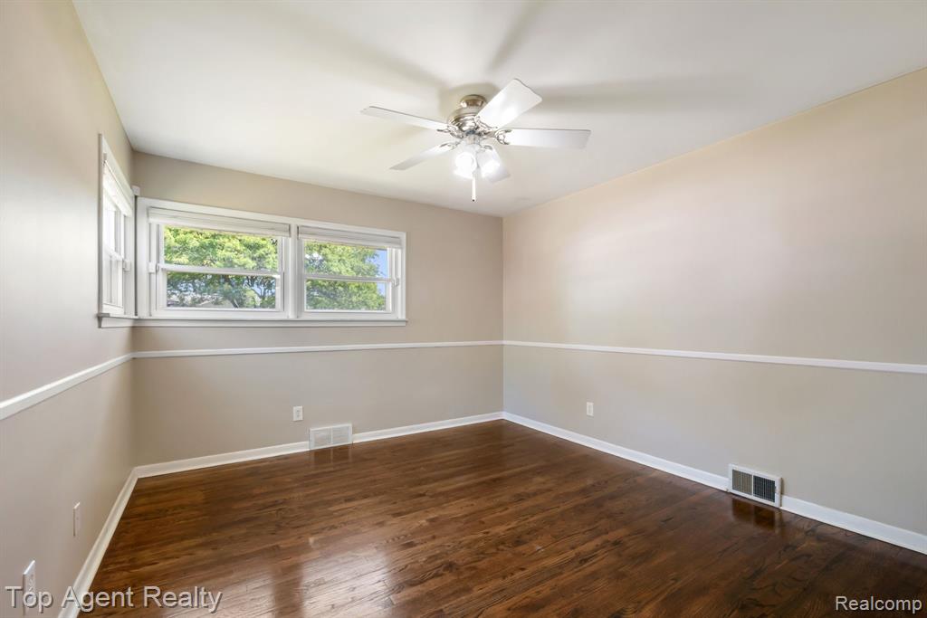 36365 Briarcliff Road Sterling Heights, MI 48312 - Photo 14 of 52
