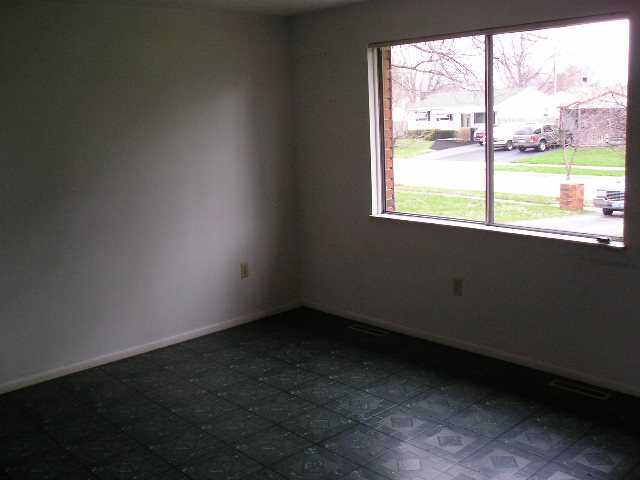 3549 Demington Road Columbus, OH 43232 - Photo 3 of 6 Gallery Image 3
