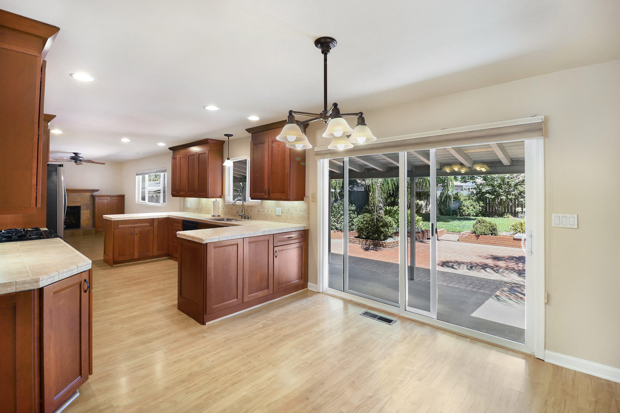 544 Rafael Street Redding, CA 96002 - Photo 12 of 41 Kitchen Dining