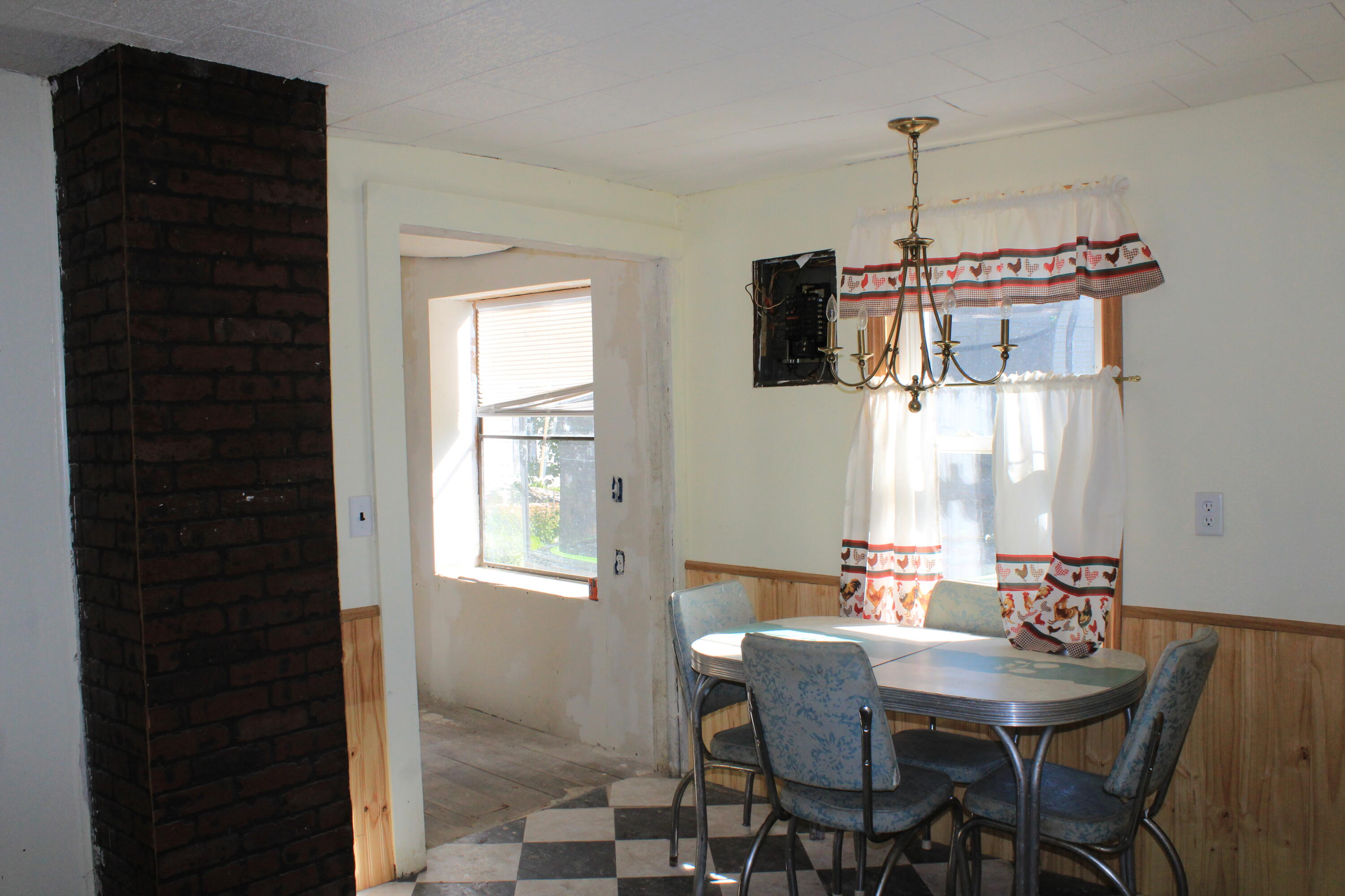 32 Prospect Street Milo, ME 04463 - Photo 6 of 16 dining area