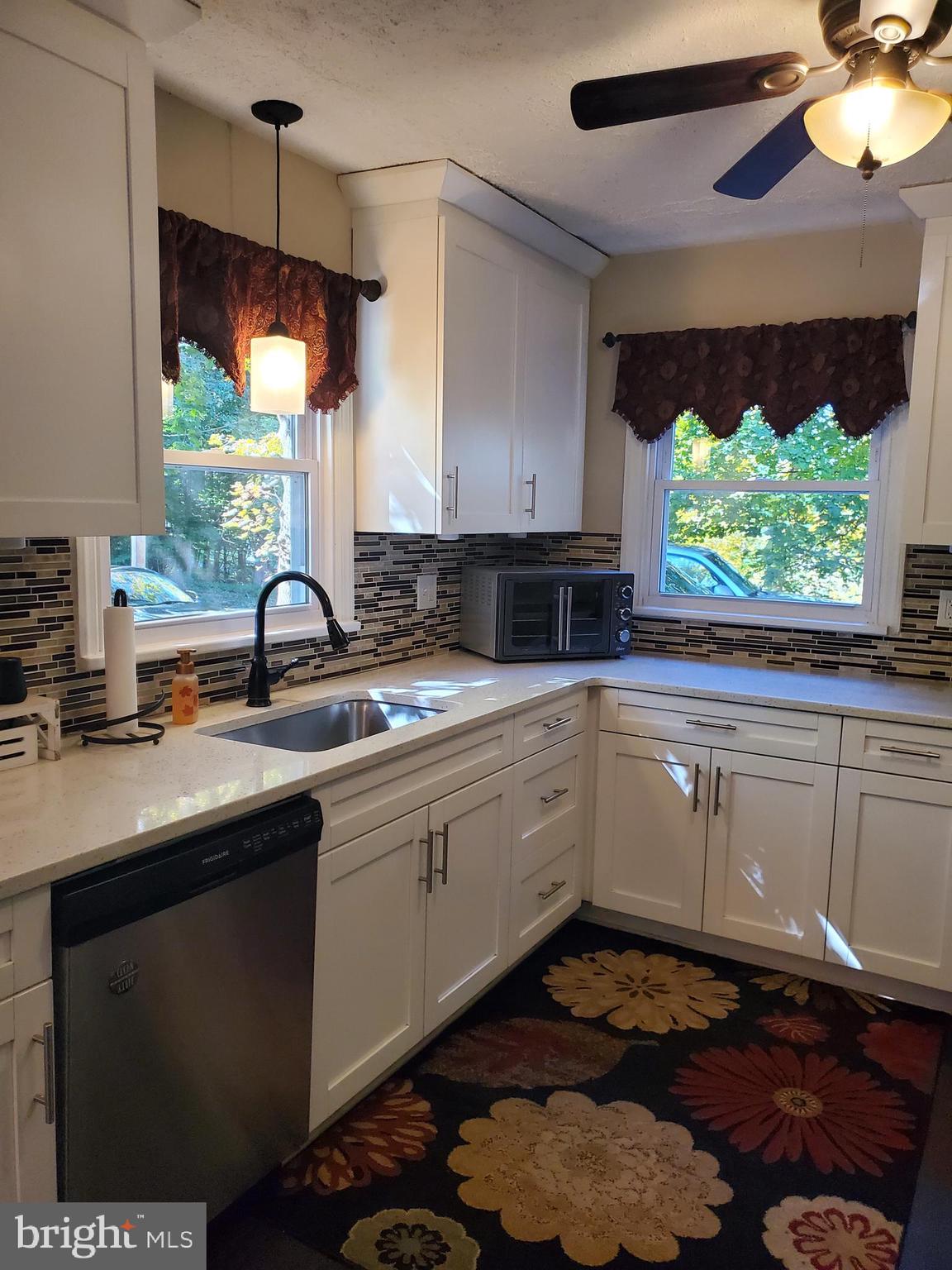 335 Brough Road Abbottstown, PA 17301 - Photo 27 of 60 Beautiful Modern Kitchen