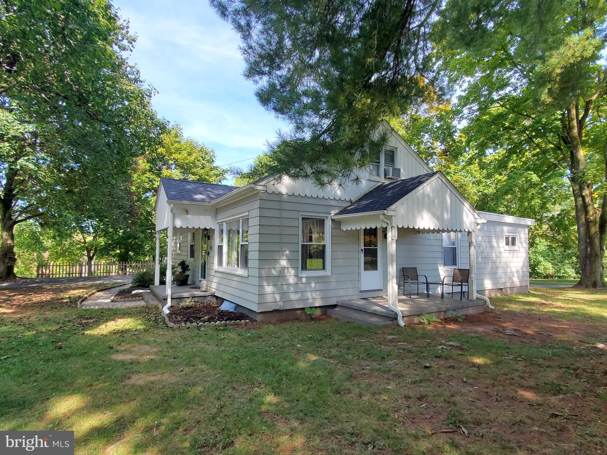 335 Brough Road Abbottstown, PA 17301 - Photo 3 of 60 Side Entrance w/Covered Porch