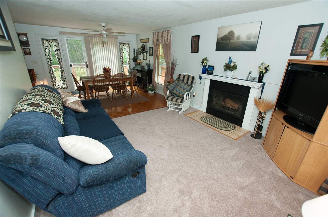 31 Wright Road Derry, NH 03038 - Photo 7 of 24