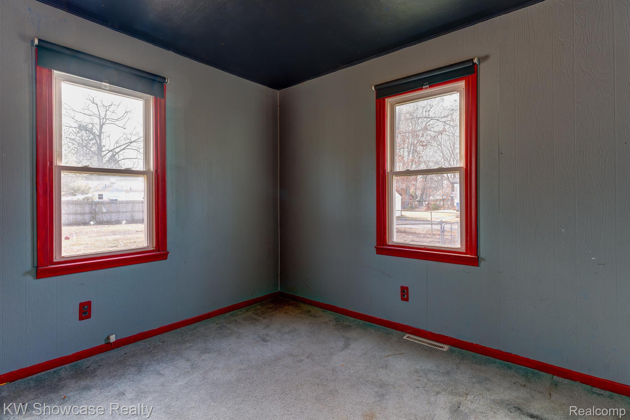 5693 Crescent Road Waterford, MI 48327 - Photo 22 of 56 Gallery Image 22