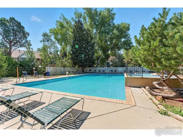 a view of a tennis court