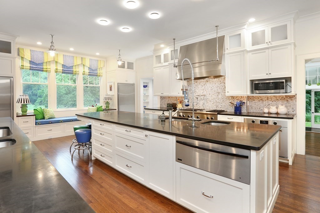81 Lincoln Road Lincoln, MA 01773 - Photo 6 of 35