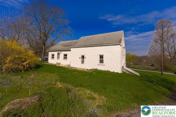 $350,000 | 11 Witwer Lane, Fleetwood, PA 19522