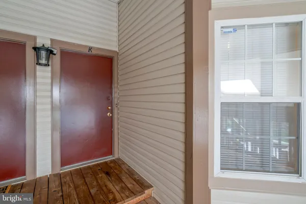 $2,200 | 6915 Victoria Drive, Unit K, Alexandria, VA 22310