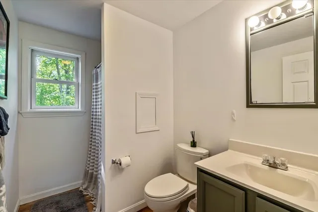 $1,090,000 | 165 Golf Course Road, Warren, VT 05674