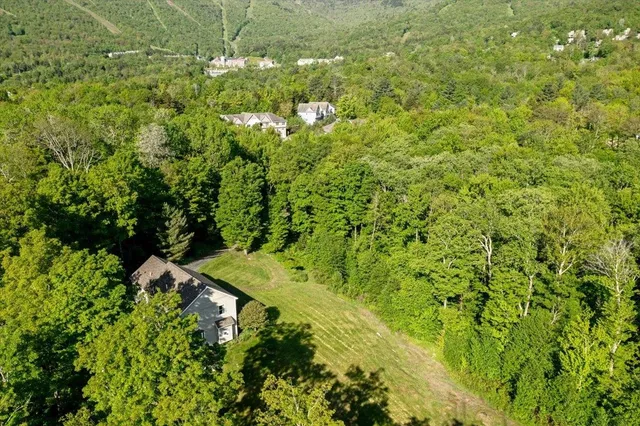 $1,090,000 | 165 Golf Course Road, Warren, VT 05674