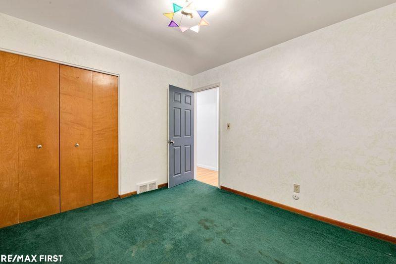 27604 Jean Road Warren, MI 48093 - Photo 11 of 14