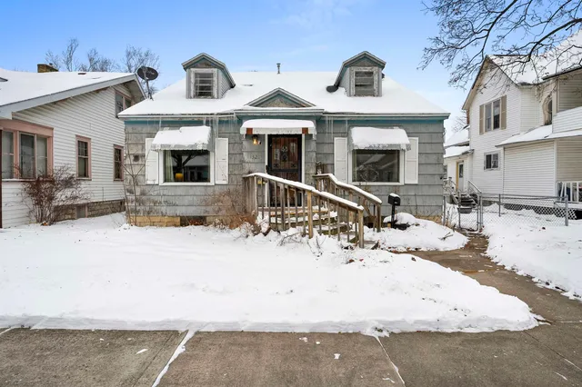 $164,900 | 1322 Elizabeth Avenue, Marinette, WI 54143