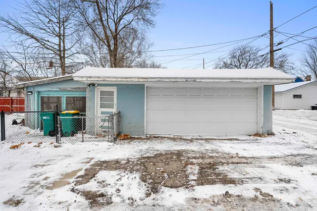 $164,900 | 1322 Elizabeth Avenue, Marinette, WI 54143