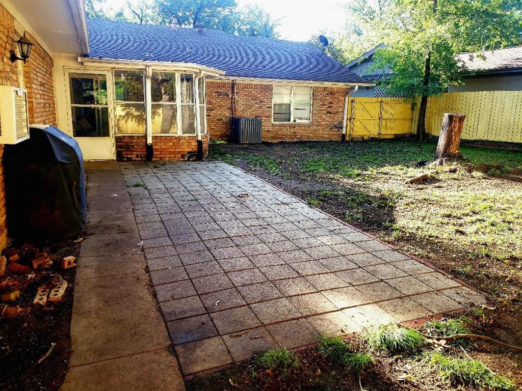 1418 Blanton Place Sherman, TX 75092 - Photo 29 of 33 a view of a house with backyard