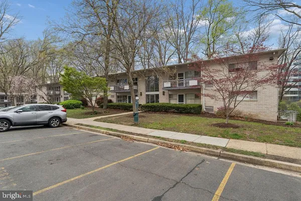$260,000 | 7704 Donnybrook Court, Unit 102, Annandale, VA 22003