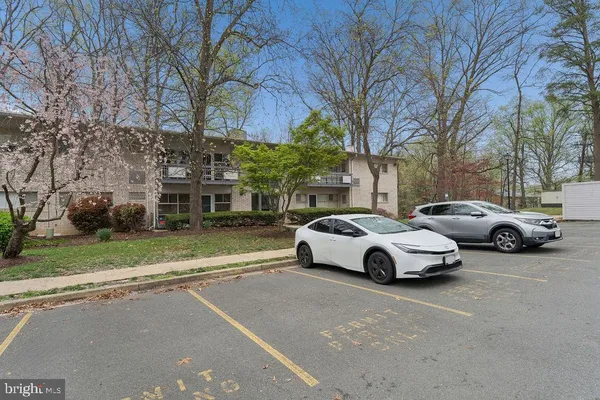 $260,000 | 7704 Donnybrook Court, Unit 102, Annandale, VA 22003