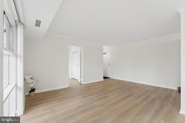 $260,000 | 7704 Donnybrook Court, Unit 102, Annandale, VA 22003