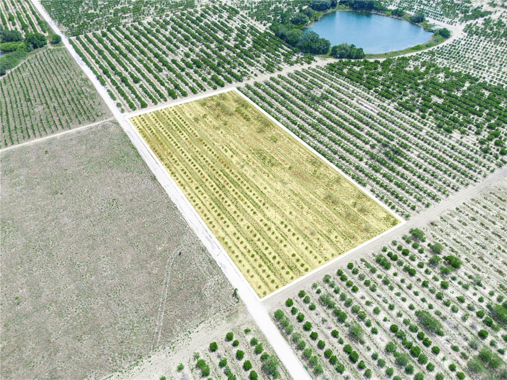 Gilbert Rd Lake Lake Wales, FL 33898 - Photo 7 of 17 a view of balcony with wooden floor