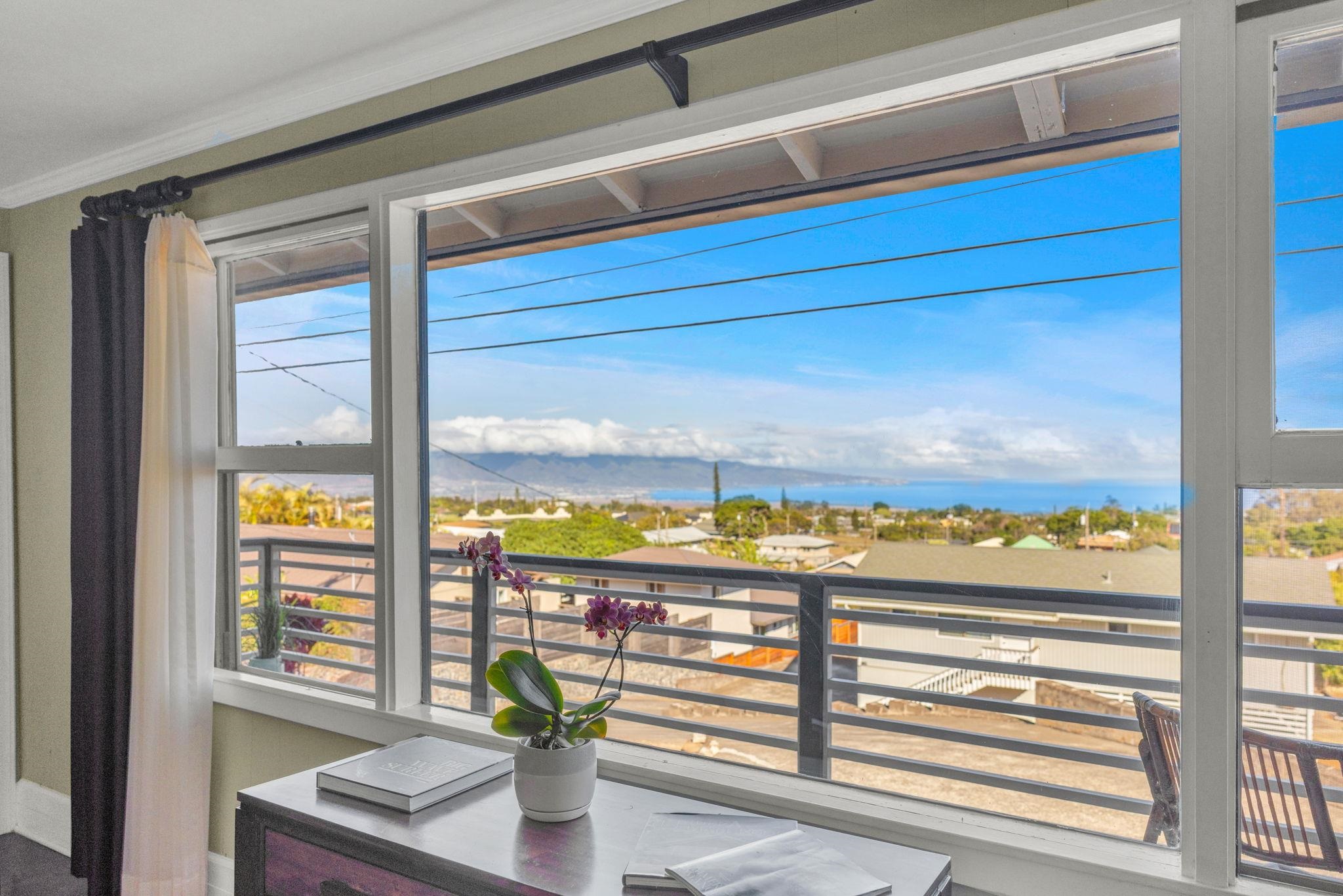1123 Kehau Place Makawao, HI 96768 - Photo 16 of 50 a view of a city from a living room