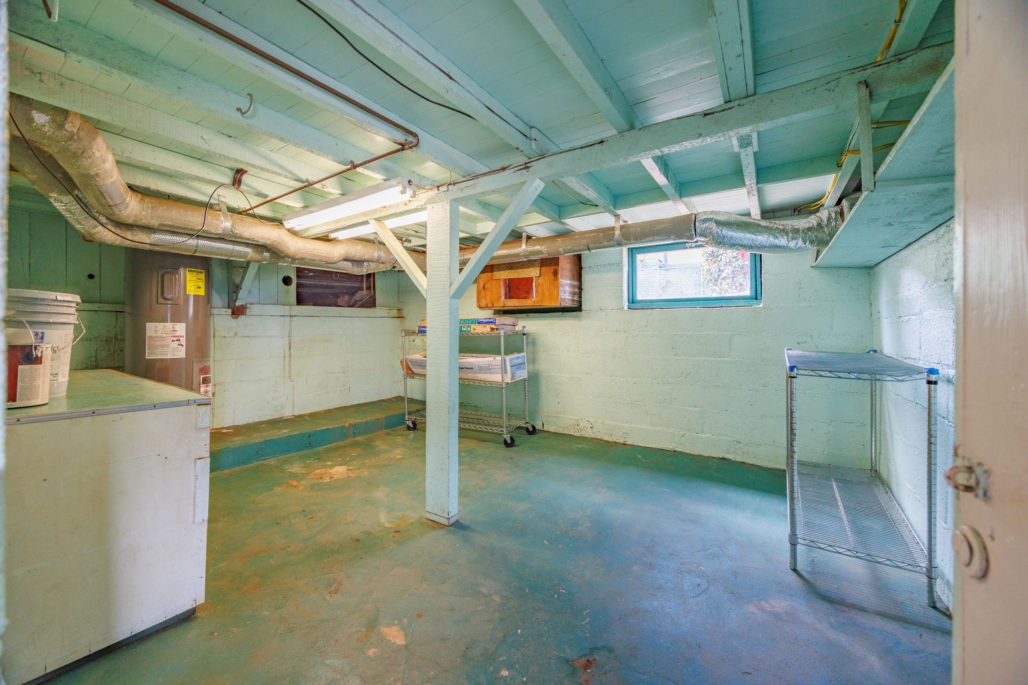 1123 Kehau Place Makawao, HI 96768 - Photo 45 of 50 a view of a garage